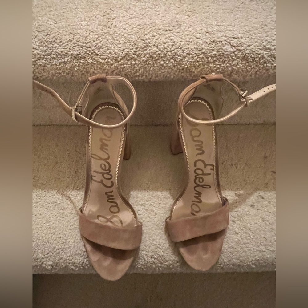 Sam Edelman Yaro Block Heel beige sandals.